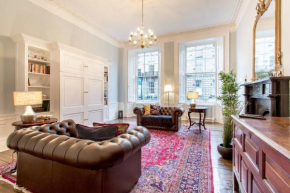 JOIVY Converted Flat in Historic Building in Desirable New Town